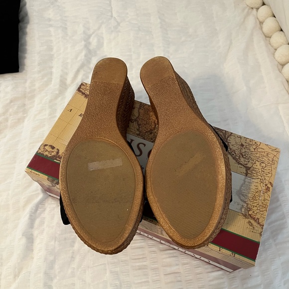 EASY STREET TUSCANY DINAH WEDGE EUC - Picture 4 of 4